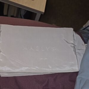 Maëlys White Cosmetic Bag